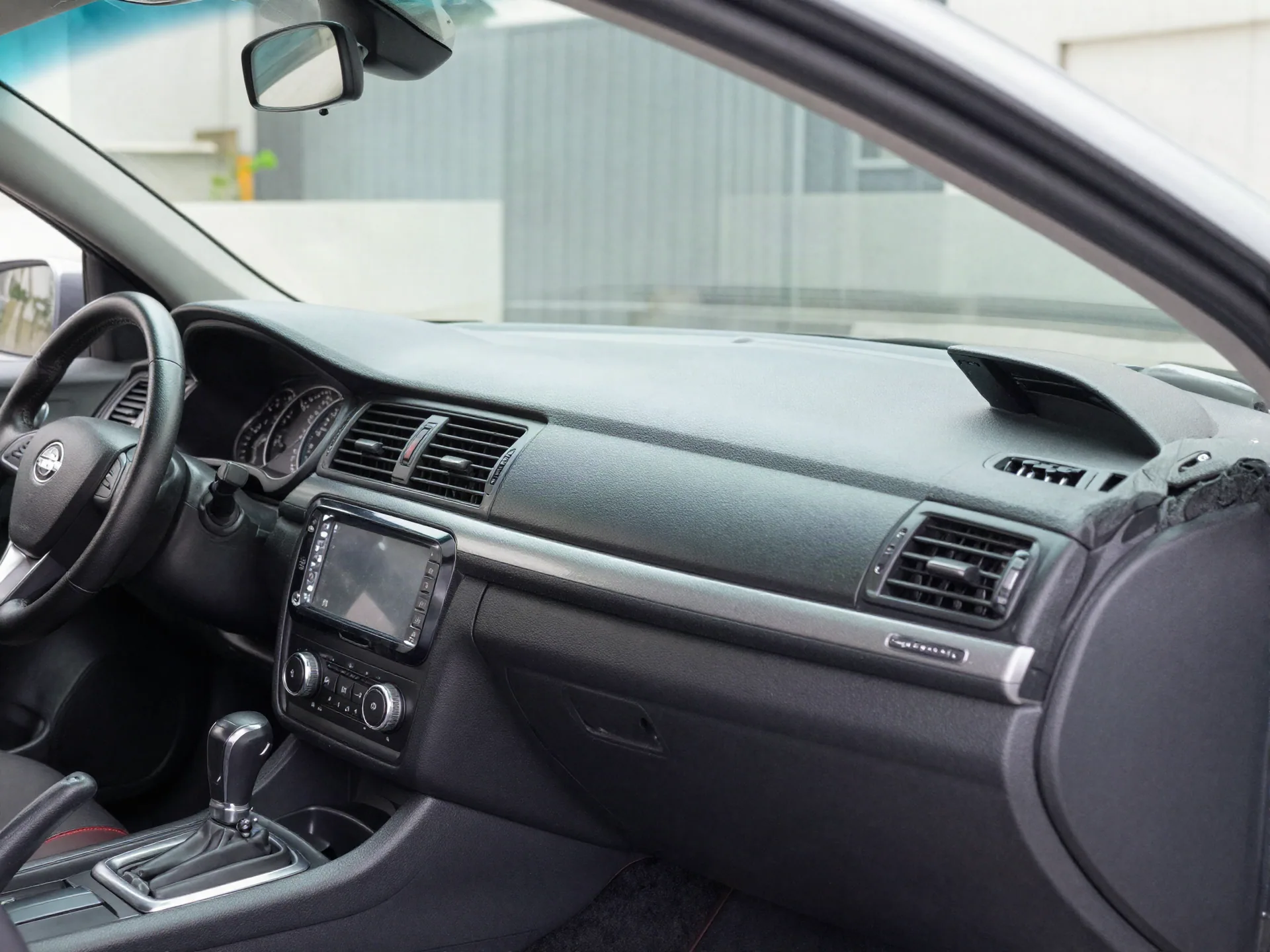 Mobile Car Interior Detailing in Mississauga — A lakeside town holds damp