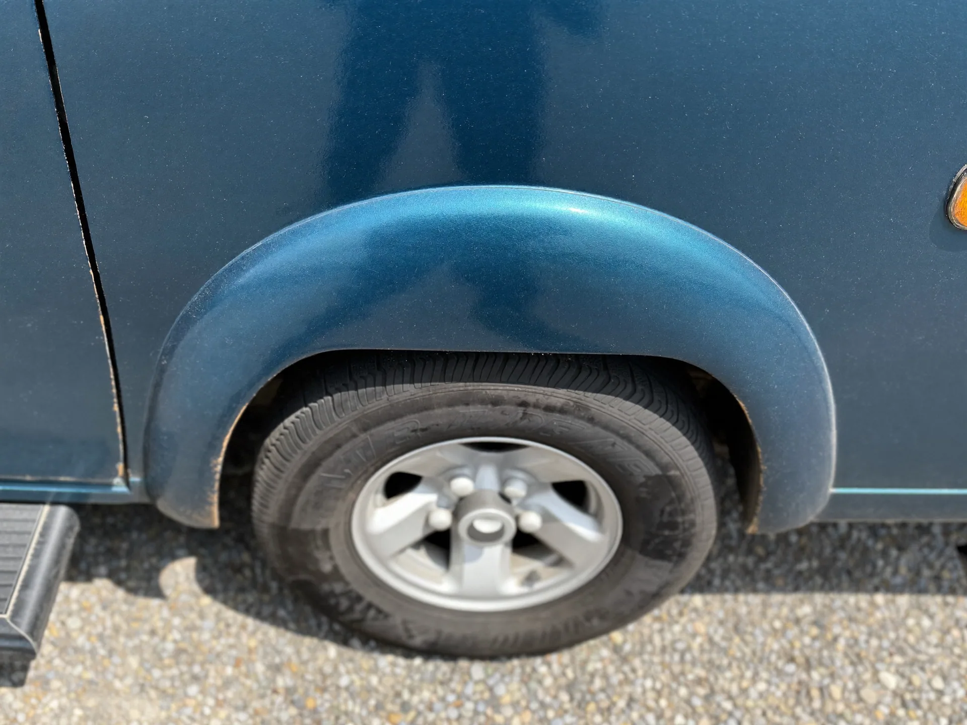 Mobile RV Detailing in Aurora — A motorhome cannot wait on the street here overnight